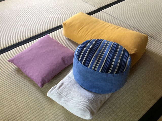 bolster kissen decke3191 Blog Thai Yoga Raum Ausstattung